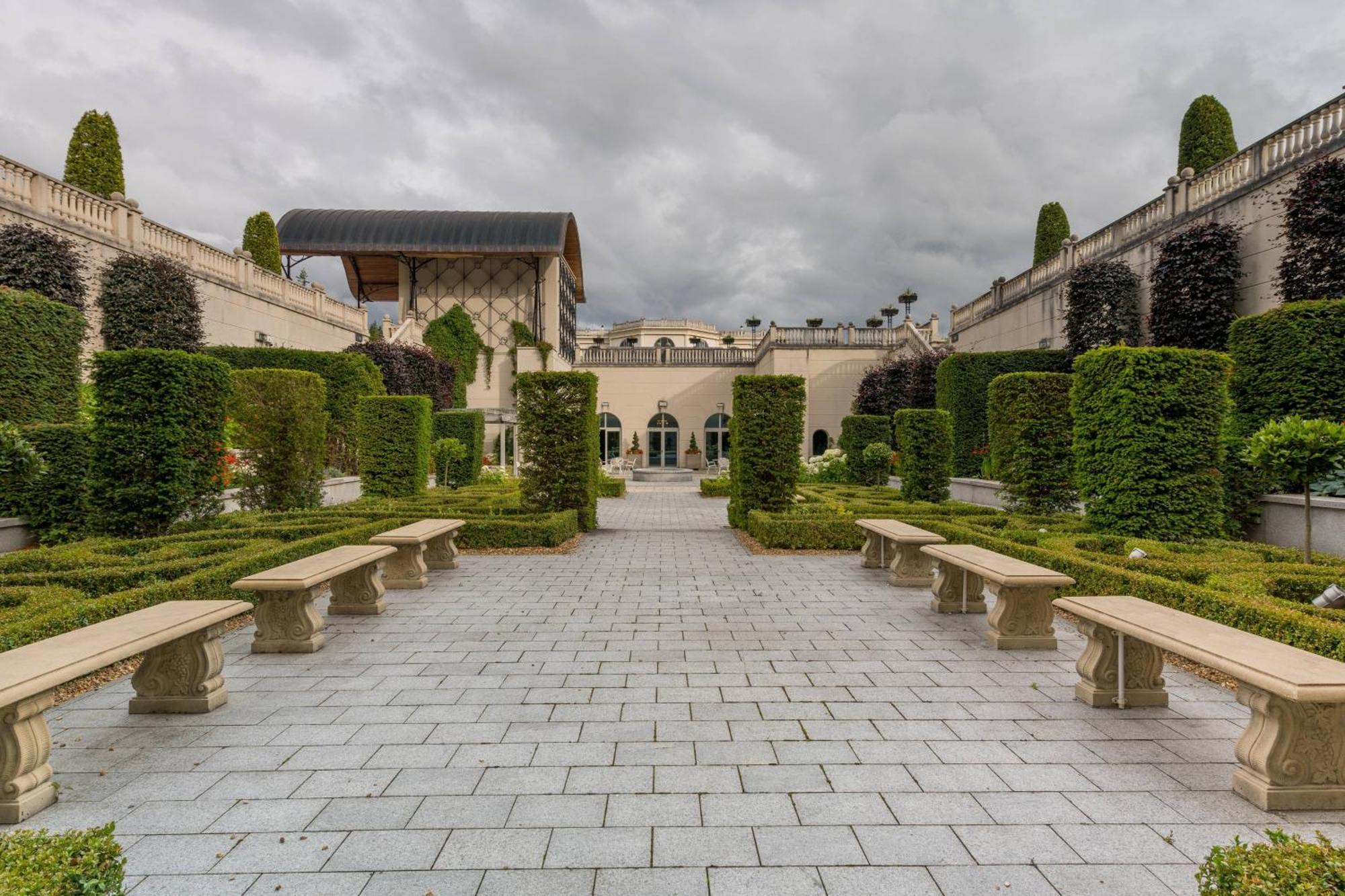 파워스코트 호텔, 오토그래프 컬렉션 에니스케리 외부 사진 The gardens of the Aga Khan Museum