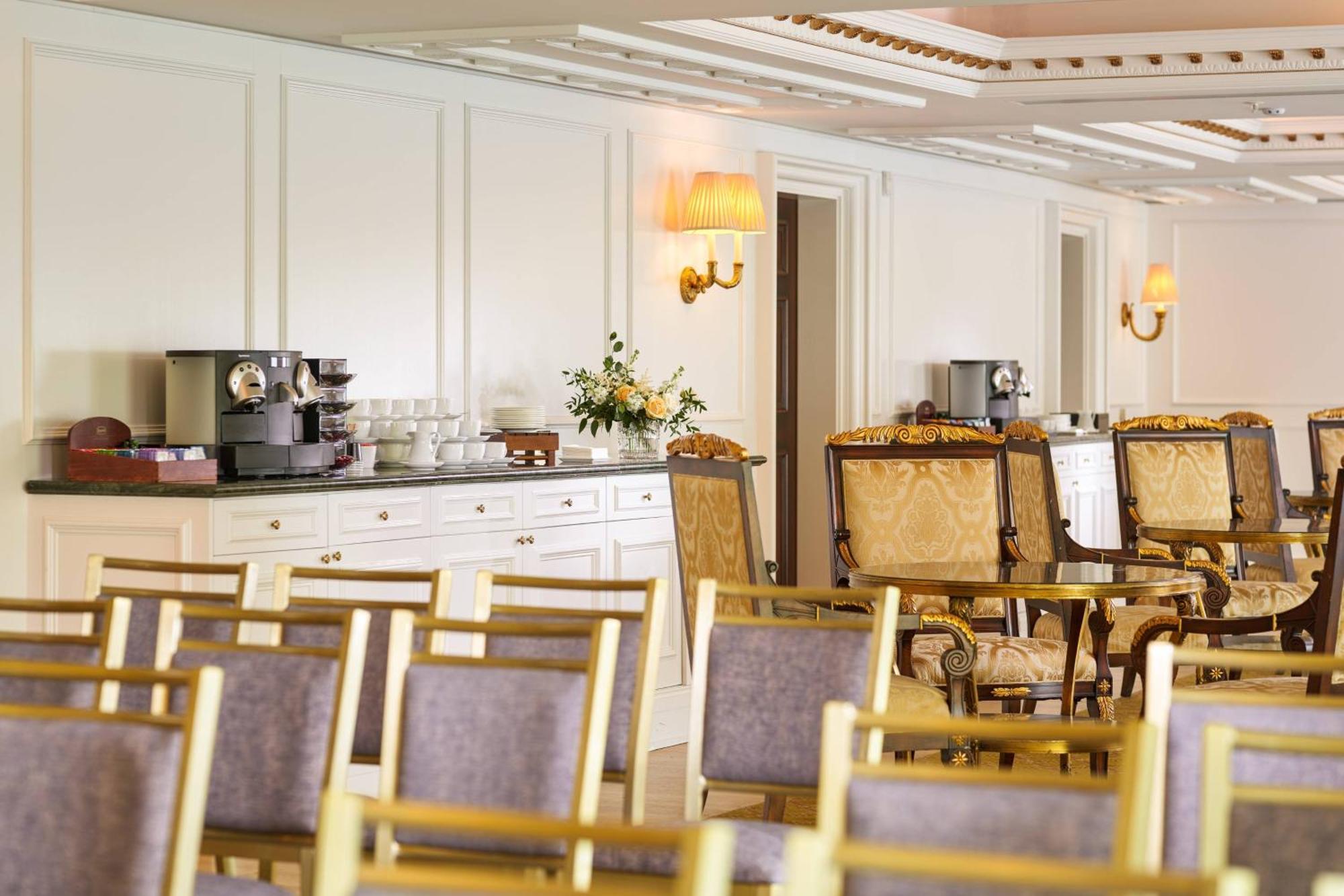 파워스코트 호텔, 오토그래프 컬렉션 에니스케리 외부 사진 The interior of the lounge