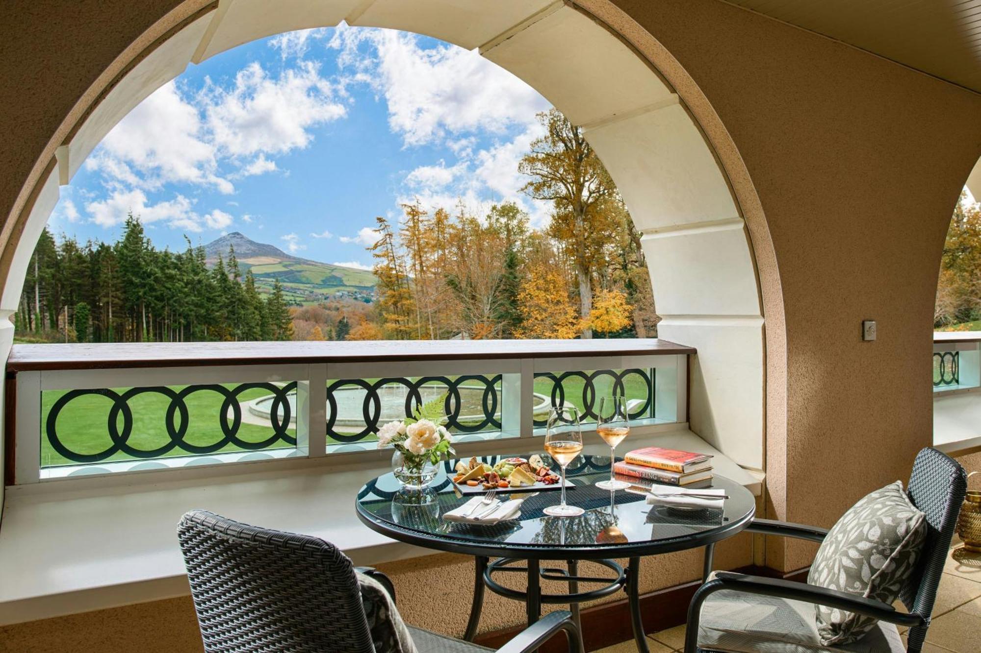 파워스코트 호텔, 오토그래프 컬렉션 에니스케리 외부 사진 A view of the golf course from a suite at The Lodge at Sun Valley