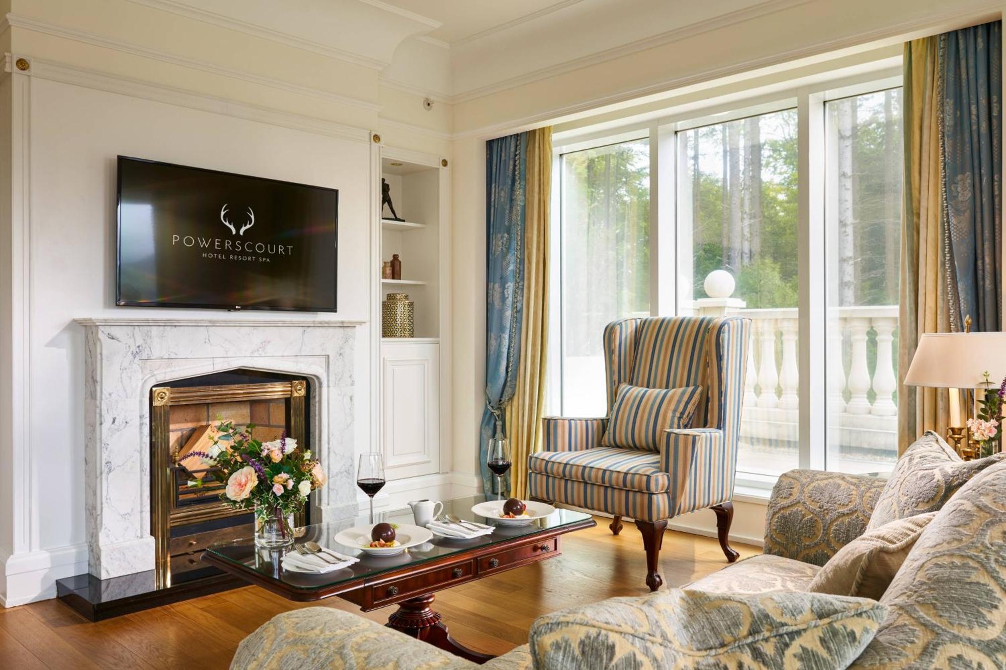 파워스코트 호텔, 오토그래프 컬렉션 에니스케리 외부 사진 A living room at Powerscourt Hotel